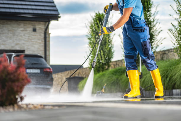 Best Pool Deck Cleaning  in Tigard, OR